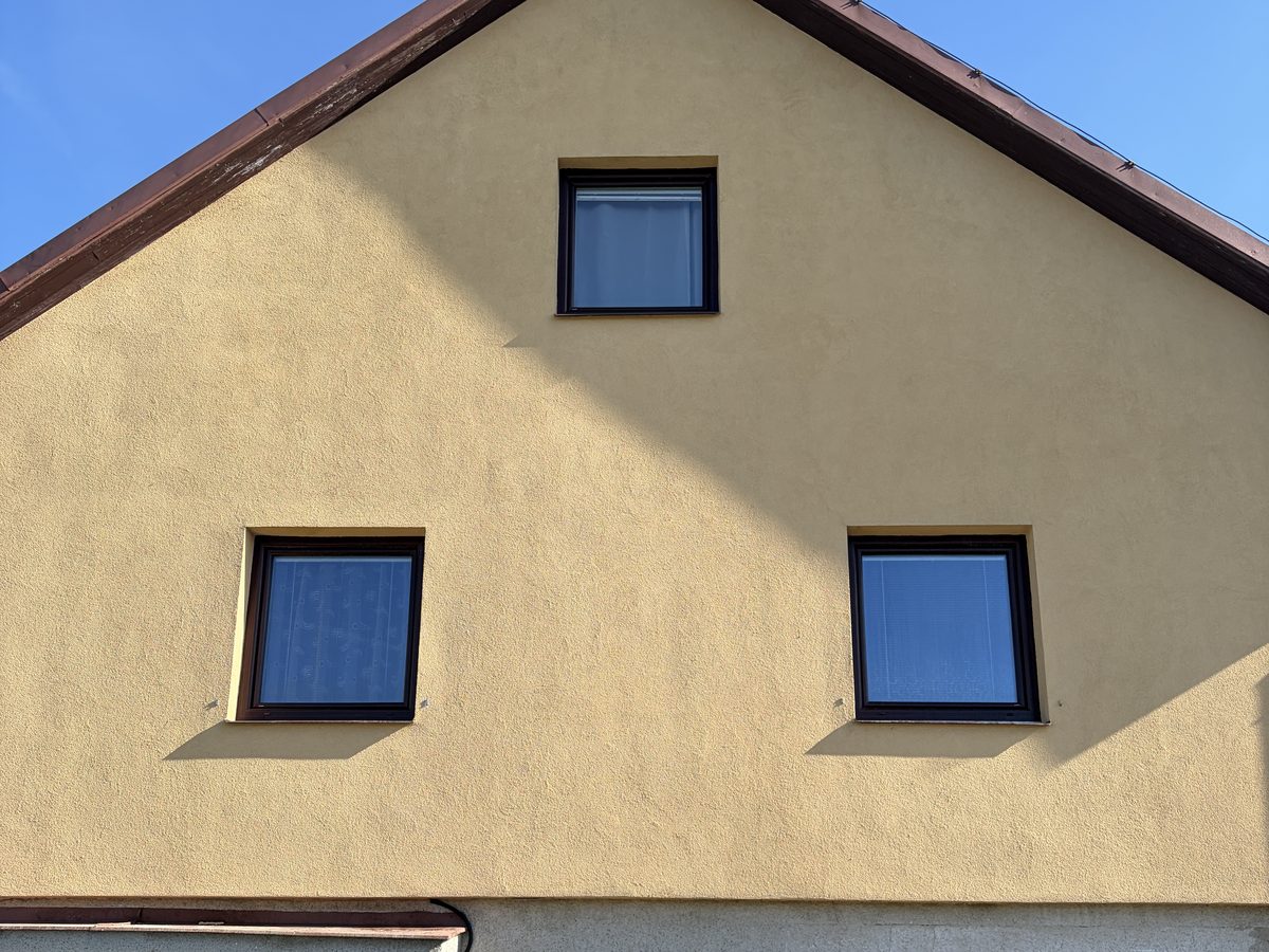 Fasáda rodinného domu — po vyčištění